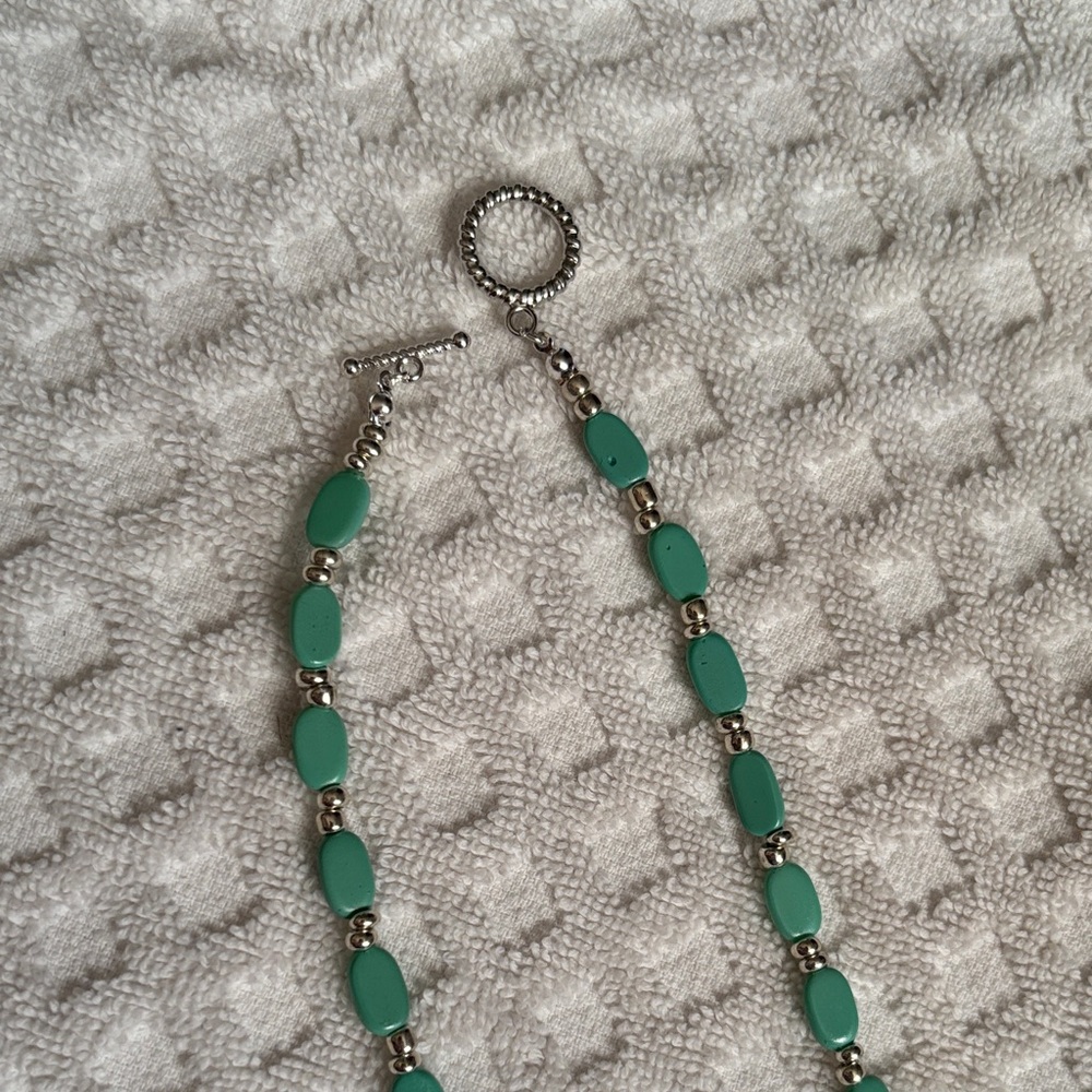 Silver Starfish Necklace with Green Beads - Picture 3 of 3